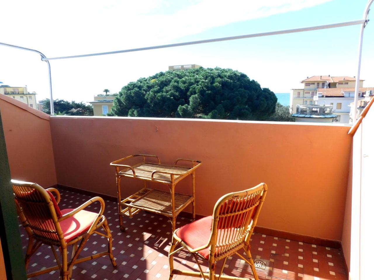 Attico Spazioso E Con Vista, Леванто Экстерьер фото